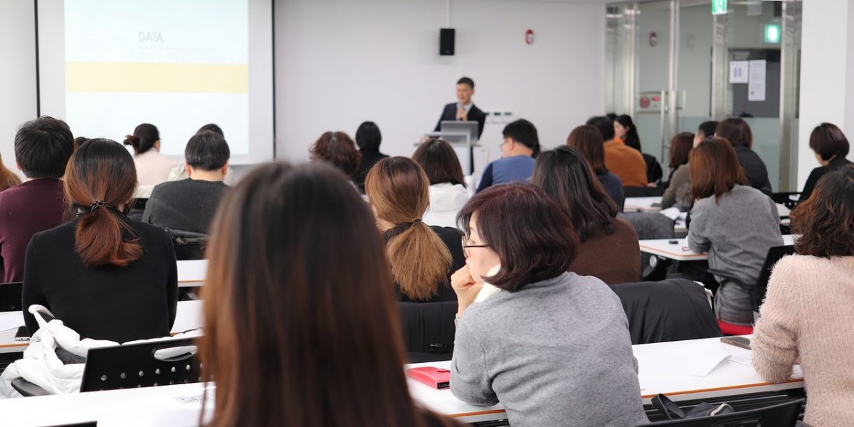lecture, instructor, lecture room-3986809.jpg